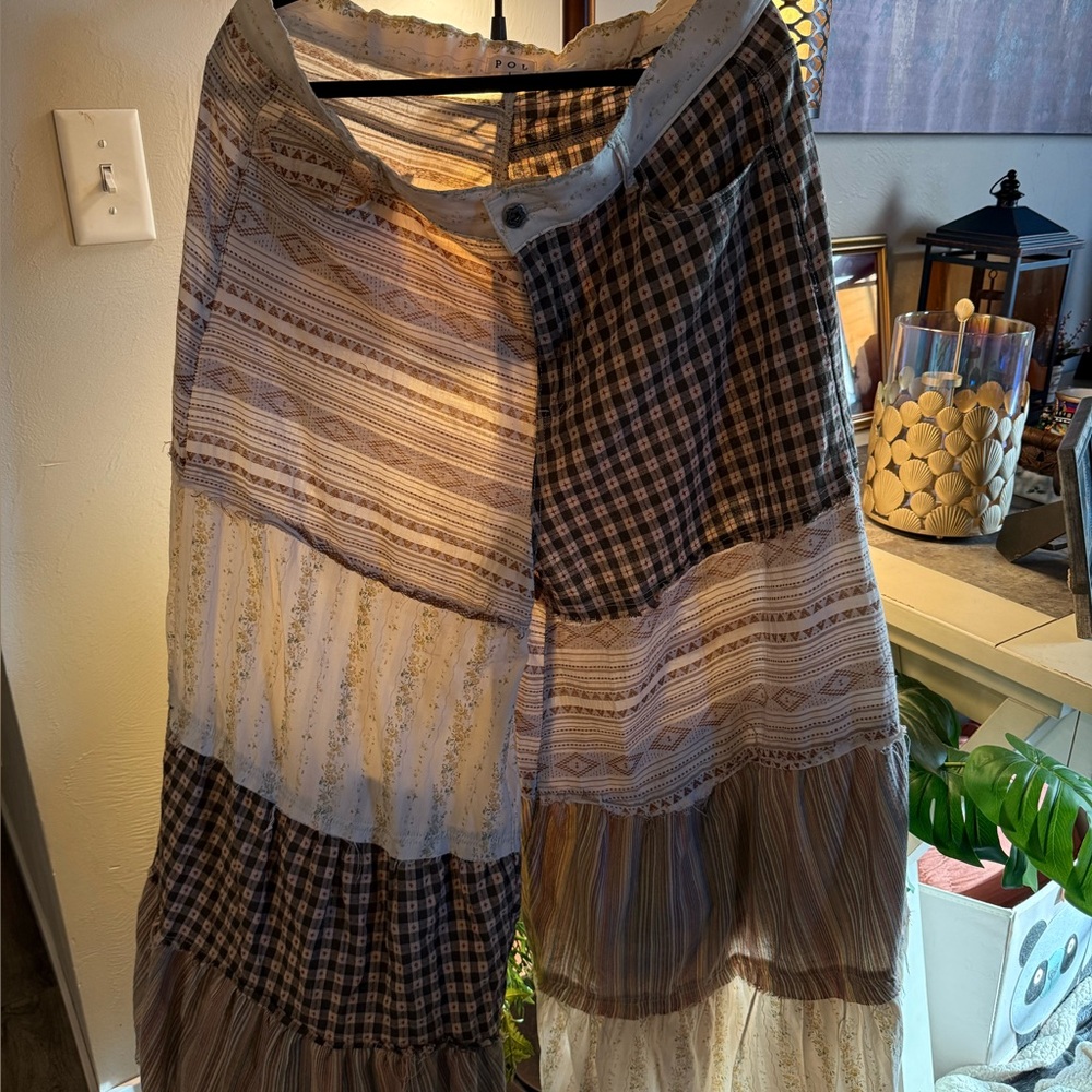 POL Contrasting Panel
Patchwork Wide Leg Pants in Natural Multi - Picture 9 of 14